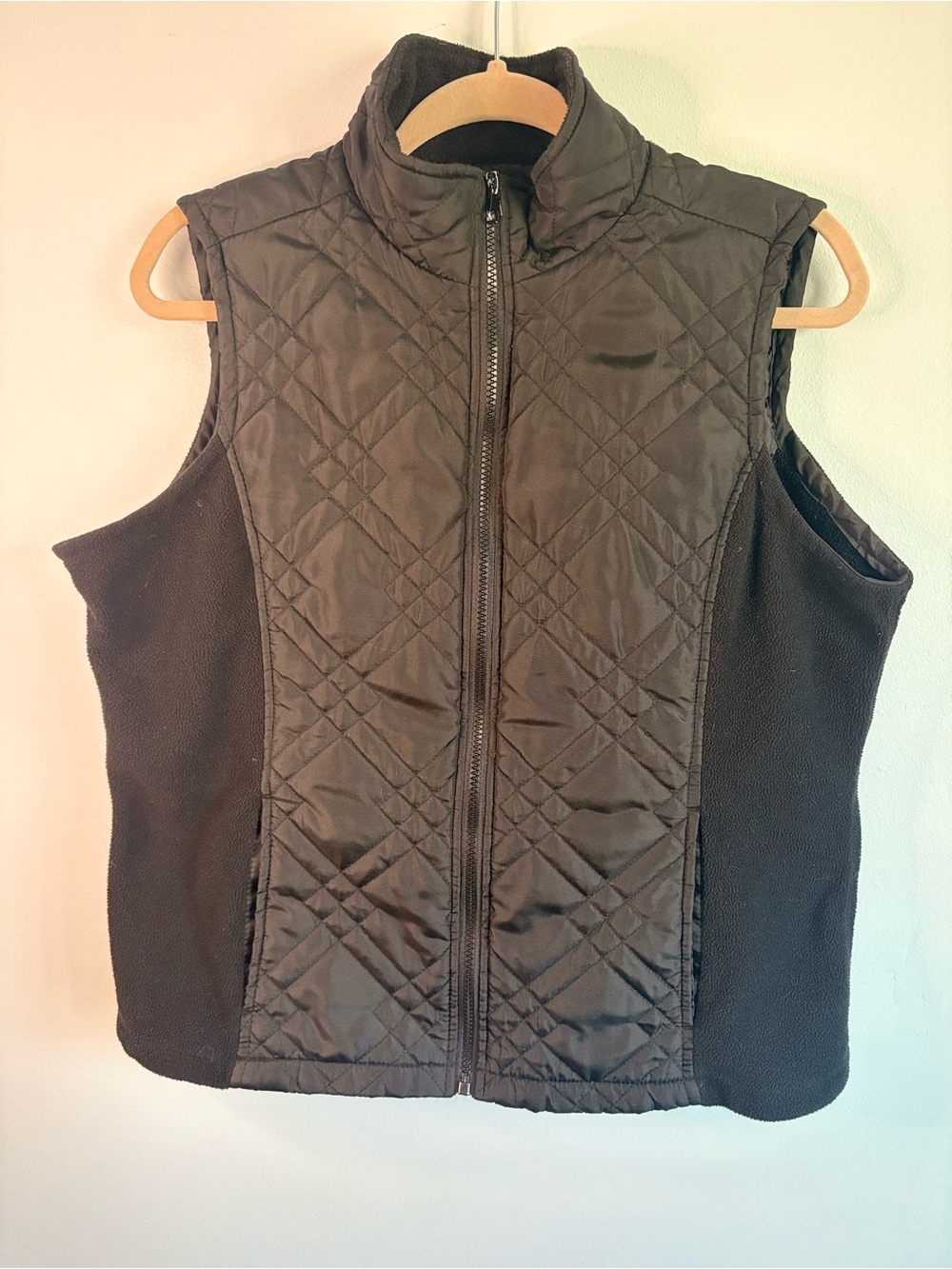 Izod Black Quilted Sleeveless Vest